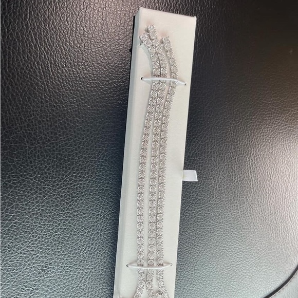 BRAND NEW 14k diamond Bracelet (official authentication tested)